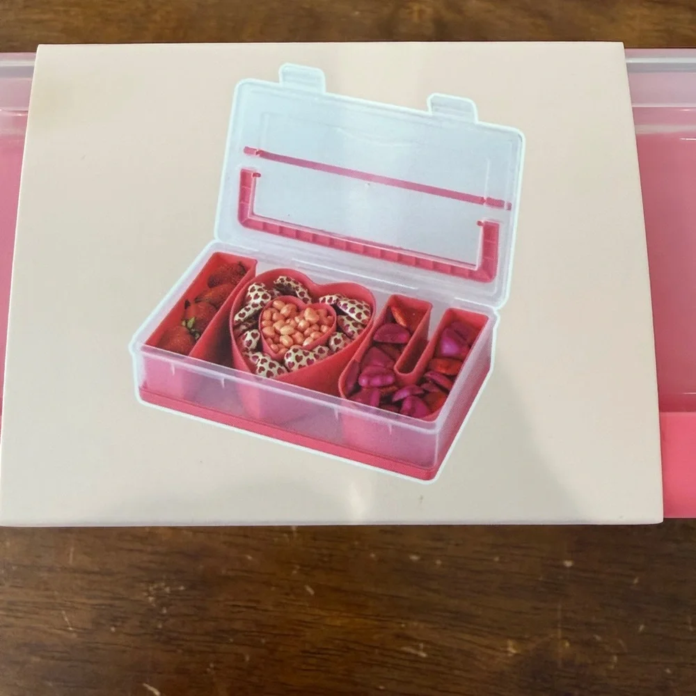 NWT Cook with Color on-the- go Snack box- I heart you- Valentine’s Day